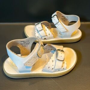Footmates Toddler Ariel White Shoe Size 6.0